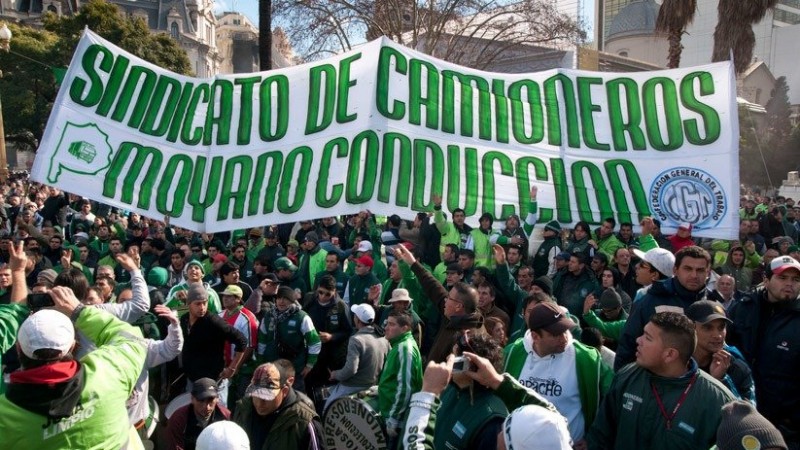 Camioneros acordó un 45% de aumento salarial